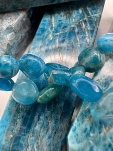 Apatite bracelet (free form)