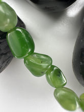 Load image into Gallery viewer, Canadian Jade bracelet