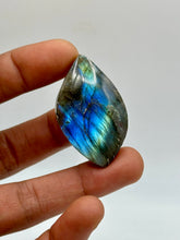 Load image into Gallery viewer, Labradorite Cabochons