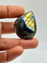 Load image into Gallery viewer, Labradorite Cabochons