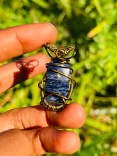Load image into Gallery viewer, Sodalite pendant