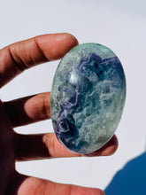 Load image into Gallery viewer, Blue/Green Fluorite Palm Stone