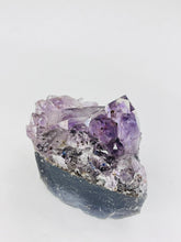 Load image into Gallery viewer, Amethyst geodes